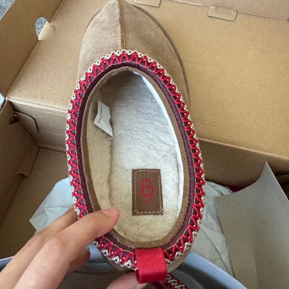 UGG Tan and Red Slippers with Suede Finish - Picture 2 of 6